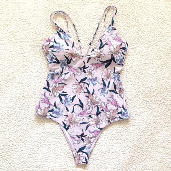 O'Neill Darlene One Piece - Picture 2 of 8